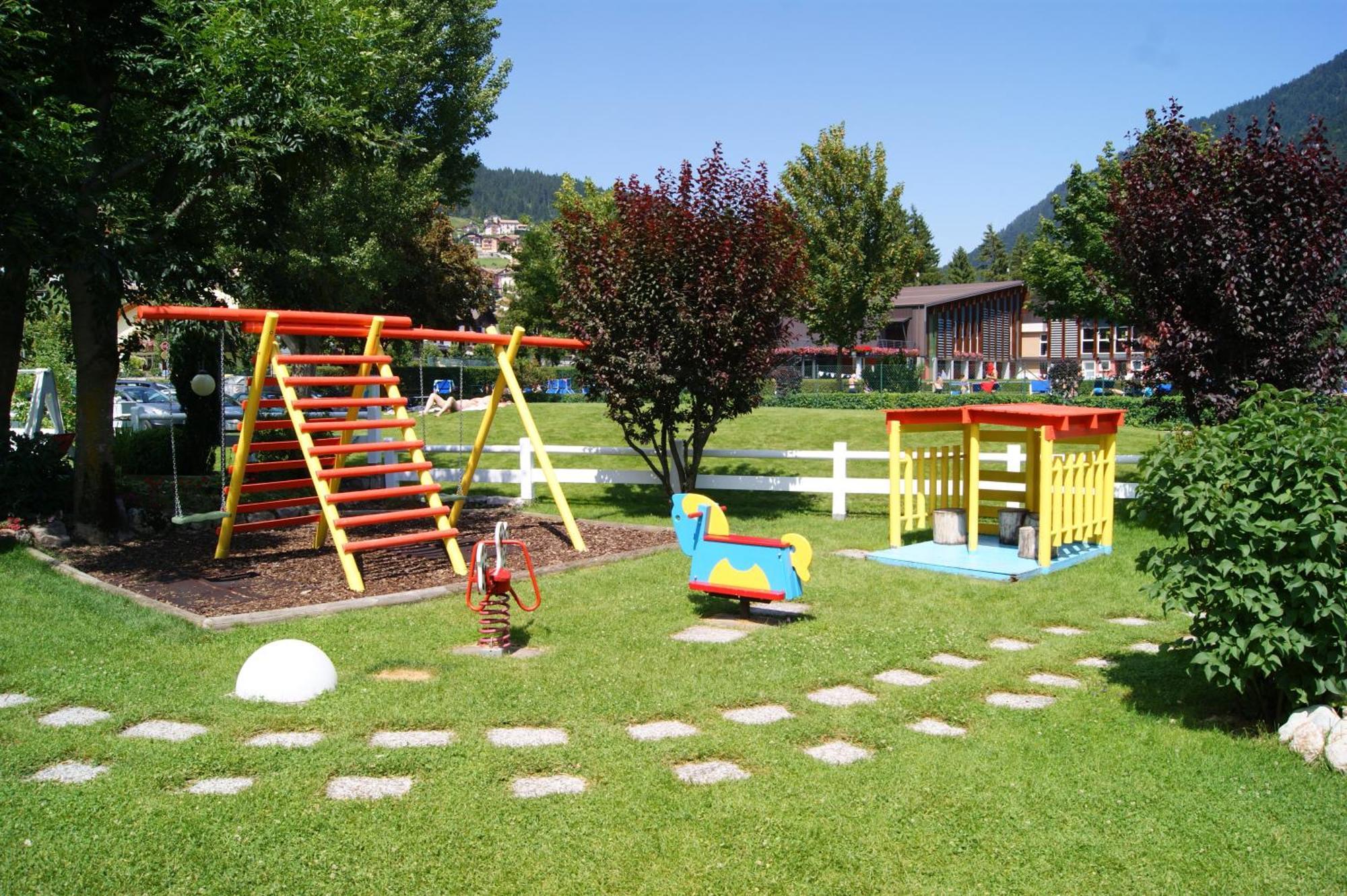 Garden Hotel Bellariva Molveno Dış mekan fotoğraf